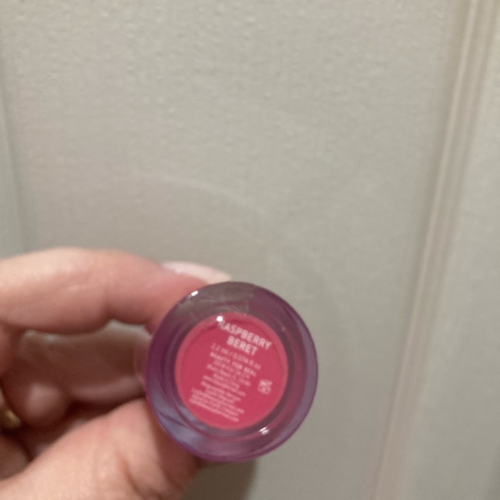 Beauty For Real Lip Oil in Raspberry Beret - Picture 2 of 2